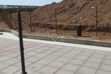 Vandalizan las nuevas papeleras del ensanche de la carretera de Melenara (Telde)/TA.